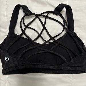 Lululemon free to be bra